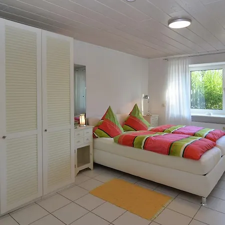Cozy In With Lake Nearby *